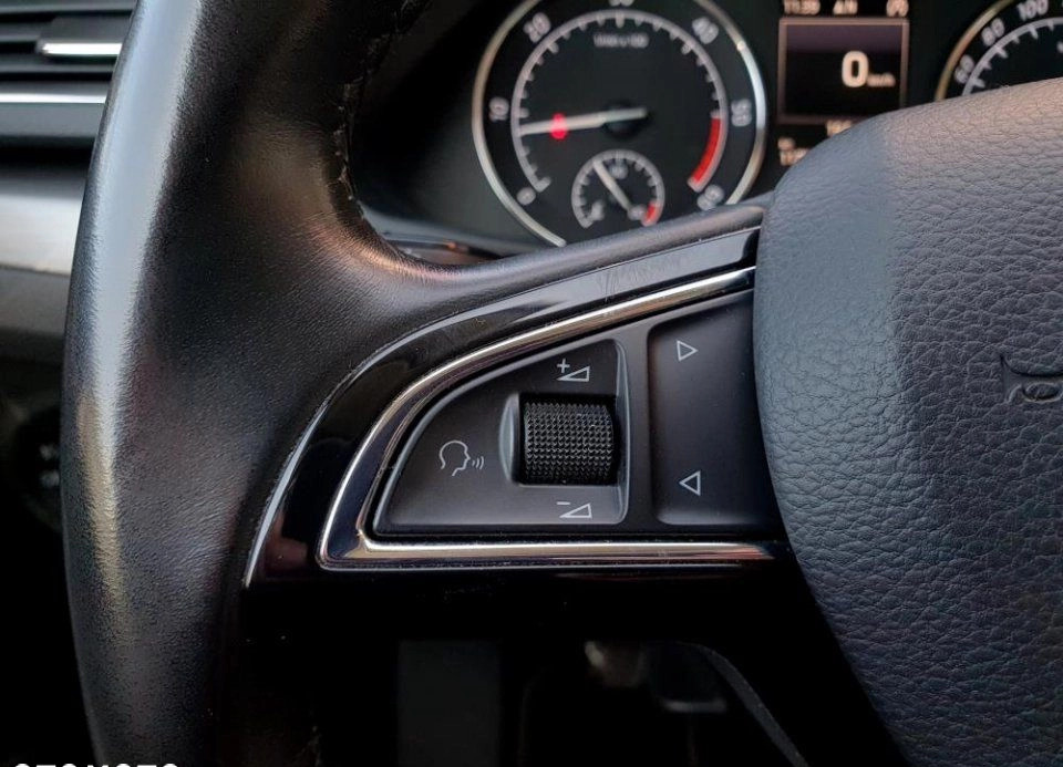 Skoda Superb cena 79900 przebieg: 117092, rok produkcji 2017 z Dobra małe 436